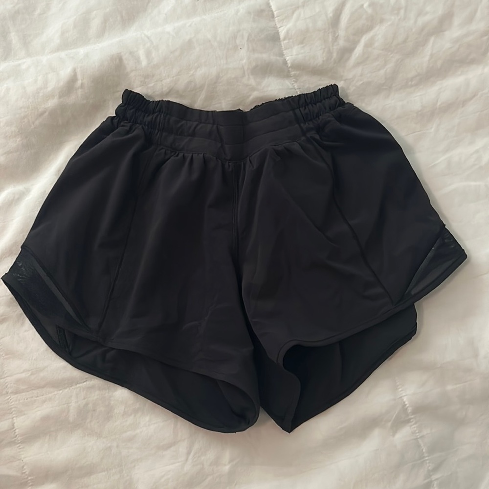 Lululemon - hotty hot high-rise shorts